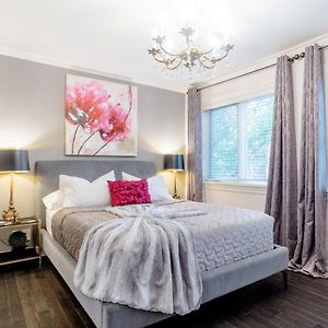 Deluxe Queen Room Garden View